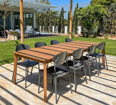 שולחן המפטון 220 בשילוב 8 סקול